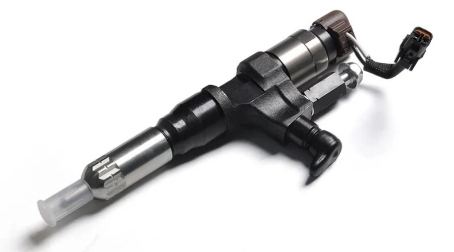 DENSO Common Rail Fuel Injector 095000-6590