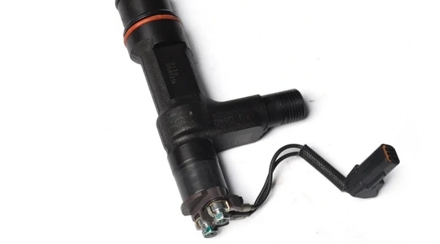 DENSO Common Rail Fuel Injector 095000-0130