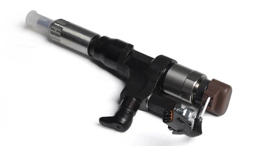 DENSO Common Rail Fuel Injector 095000-6590