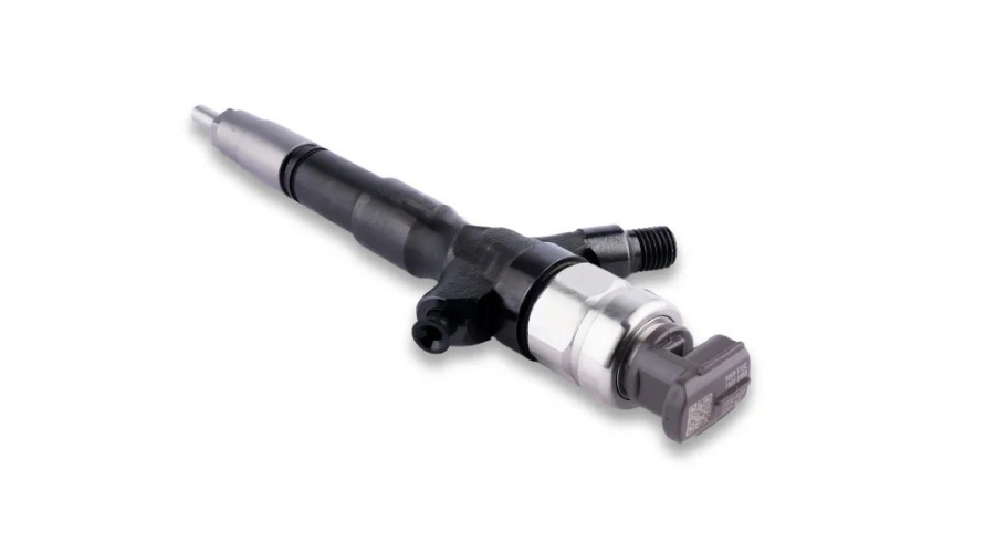 DENSO Common Rail Fuel Injector 095000-8220