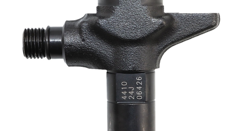 DENSO Common Rail Fuel Injector 295700-4410