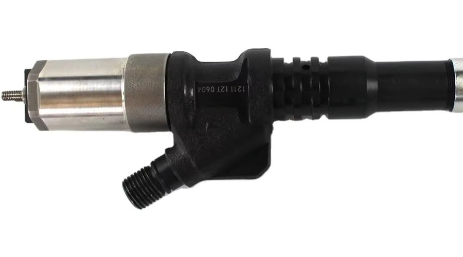 Common Rail Fuel Injector 095000-1211 for Komatsu 6D125 & Isuzu 4WD Light Truck