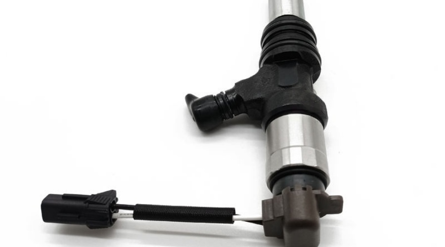 Denso Common Rail Diesel Fuel Injector 095000-8890